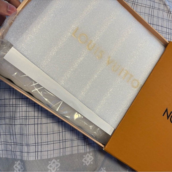 Louis Vuitton Trainer Pink Rose - Picture 6 of 11